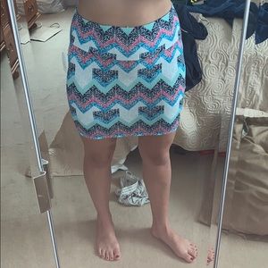 Patterned pencil skirt